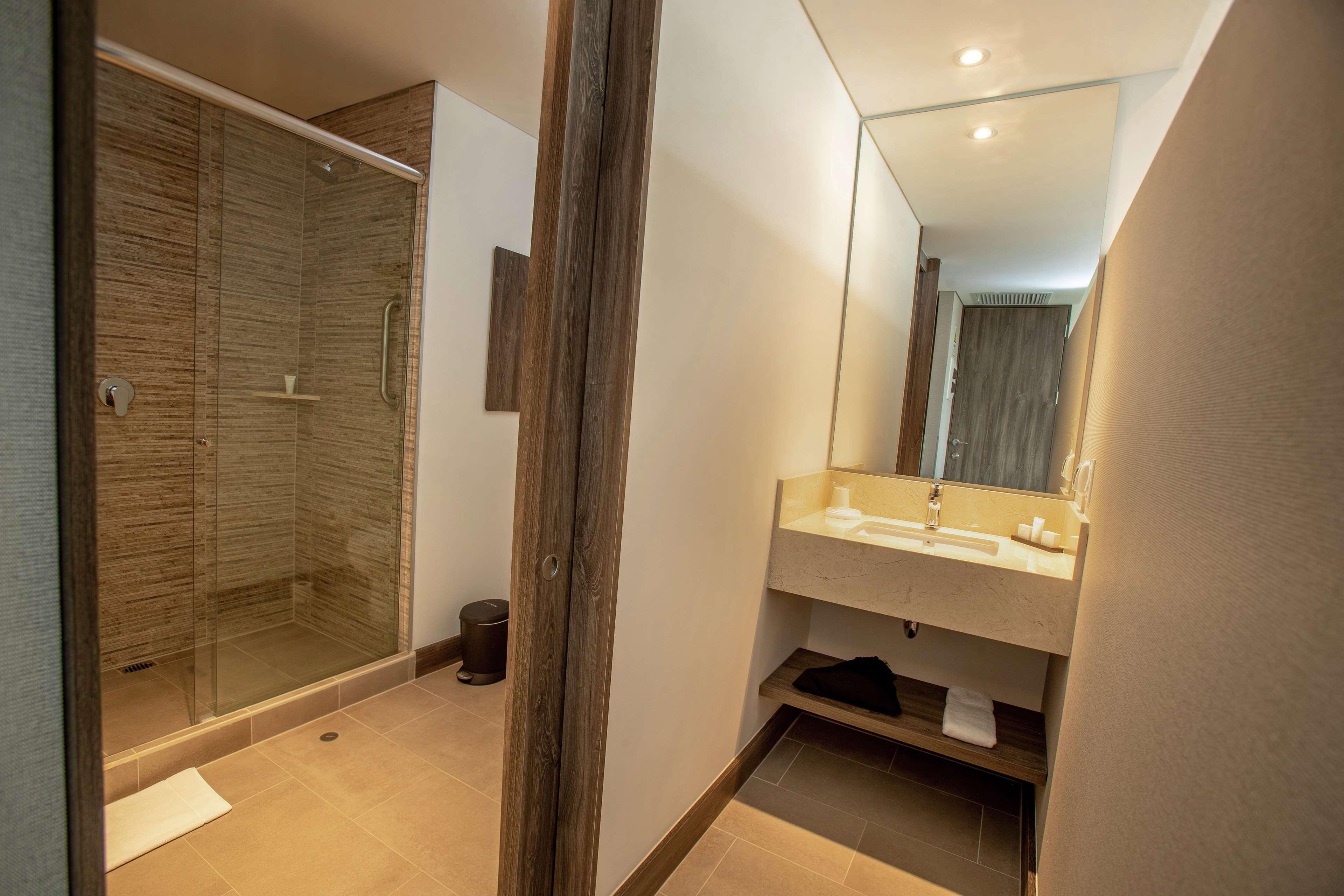 Hotel Hampton By Hilton Lima San Isidro Exterior foto