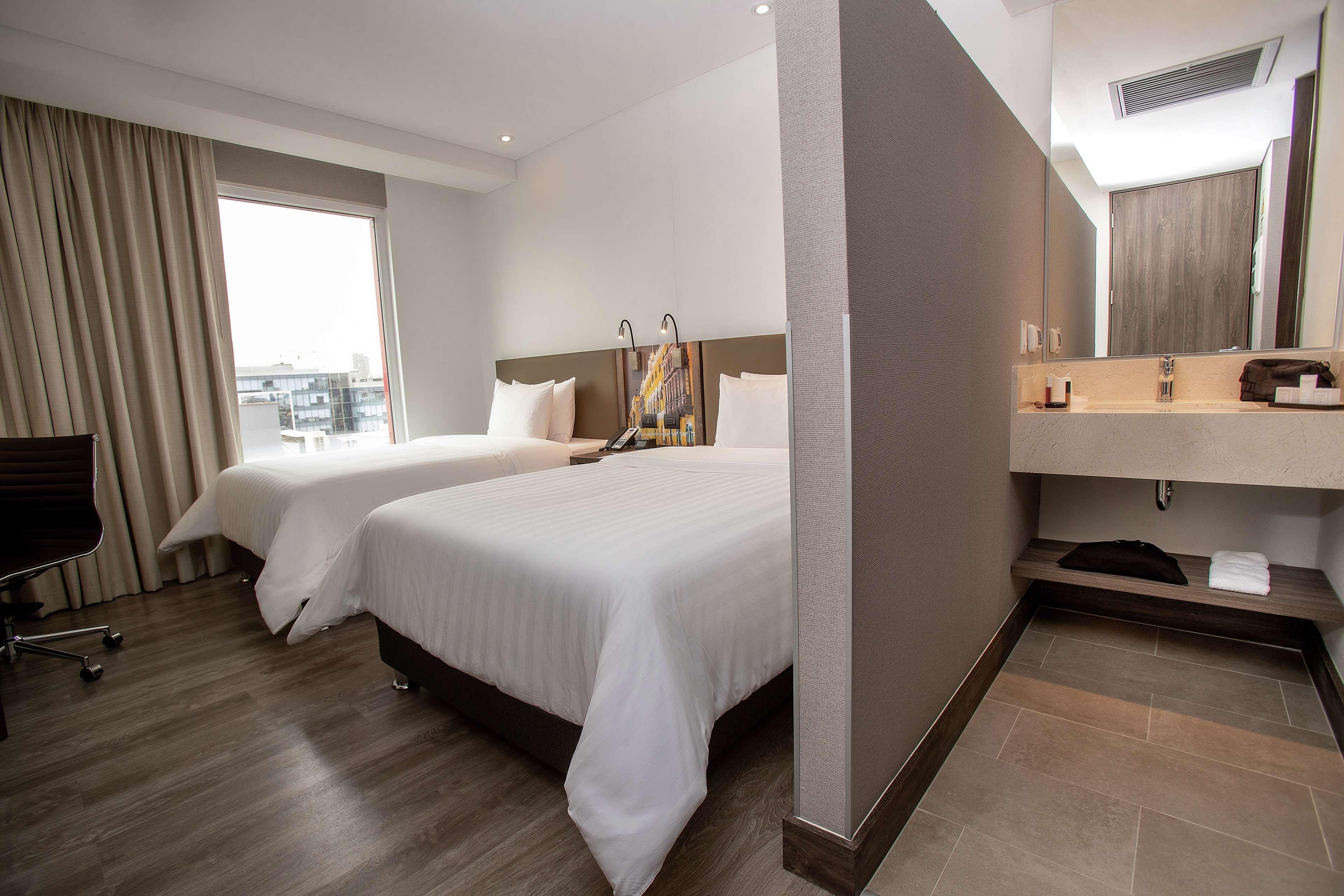 Hotel Hampton By Hilton Lima San Isidro Exterior foto