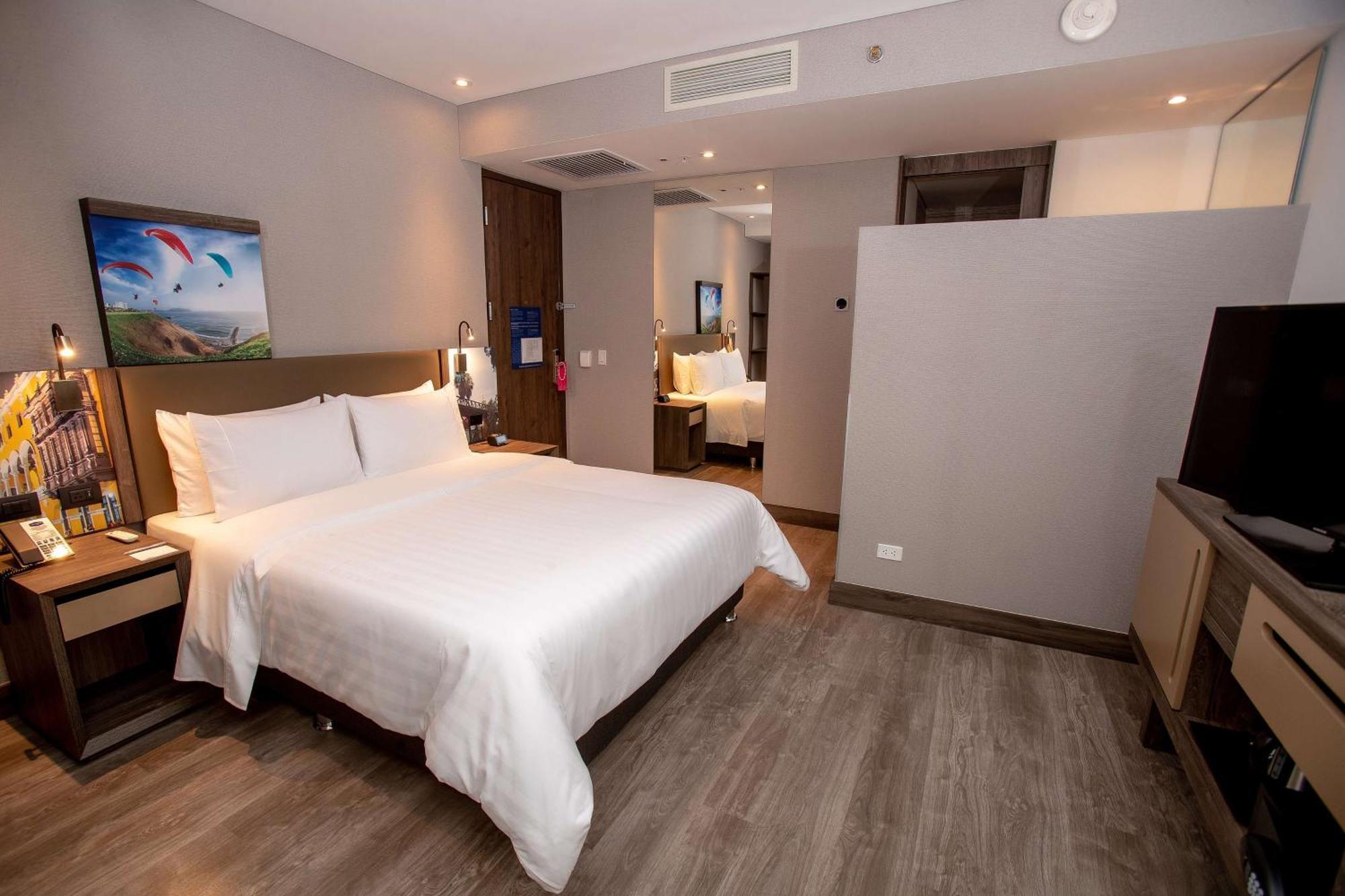 Hotel Hampton By Hilton Lima San Isidro Exterior foto