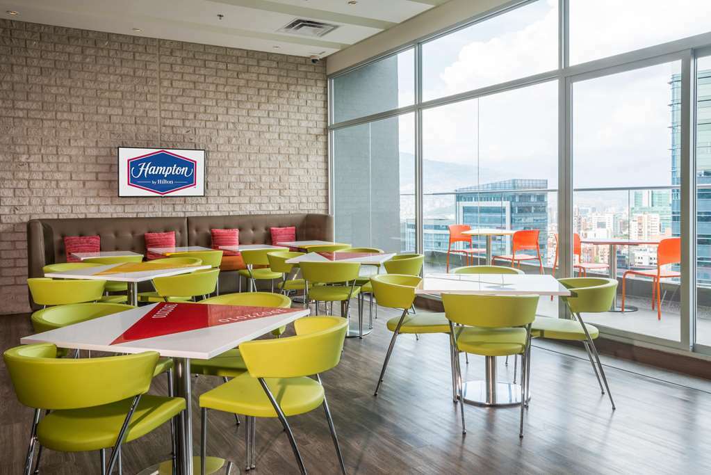 Hotel Hampton By Hilton Lima San Isidro Restaurant foto