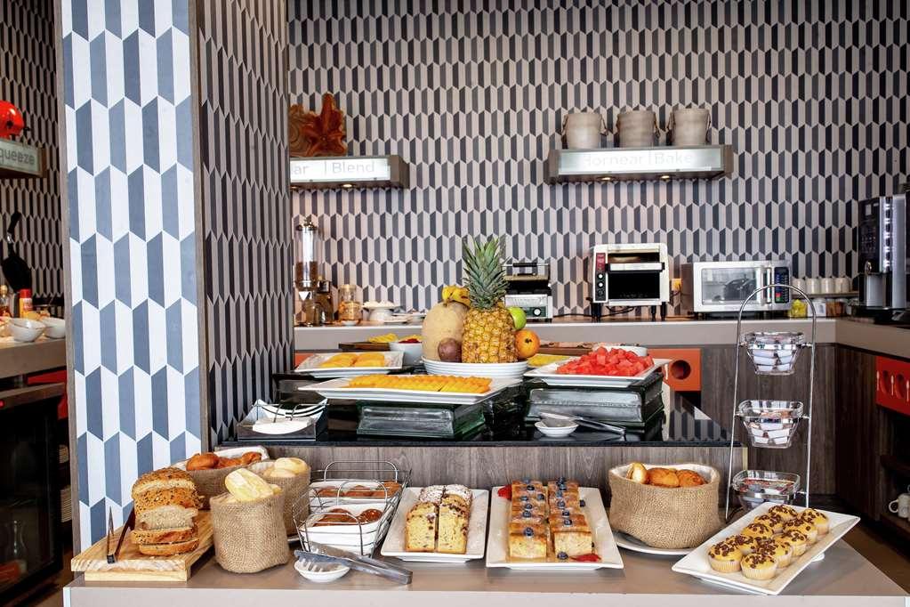 Hotel Hampton By Hilton Lima San Isidro Restaurant foto